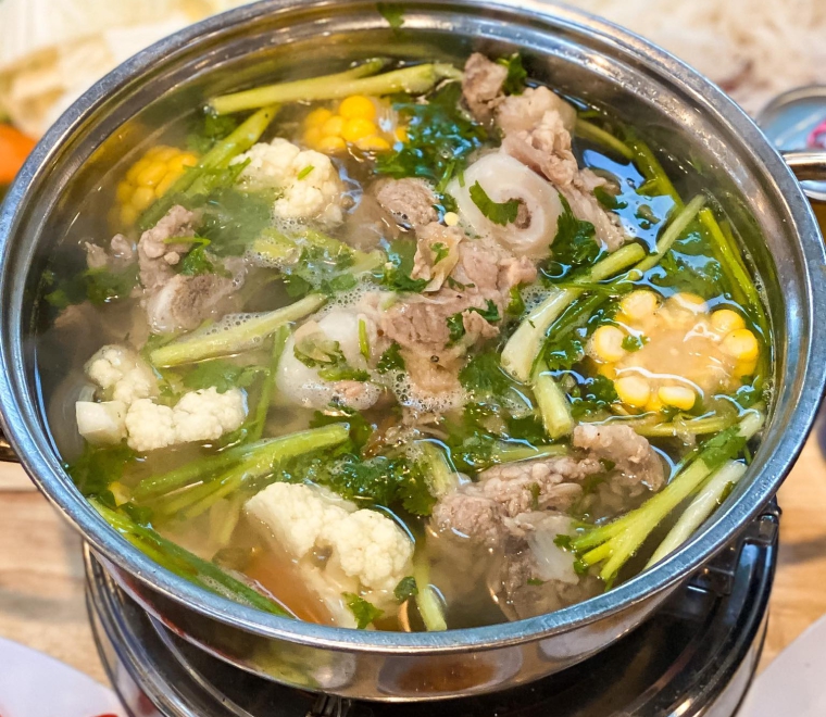 LẨU XÍ QUÁCH 